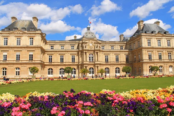 Luxembourg palace in Paris, France — Stock Photo, Image