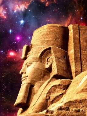 Ebu Simbel Ramses II ve Küçük Macellan Bulutu (El heykeli