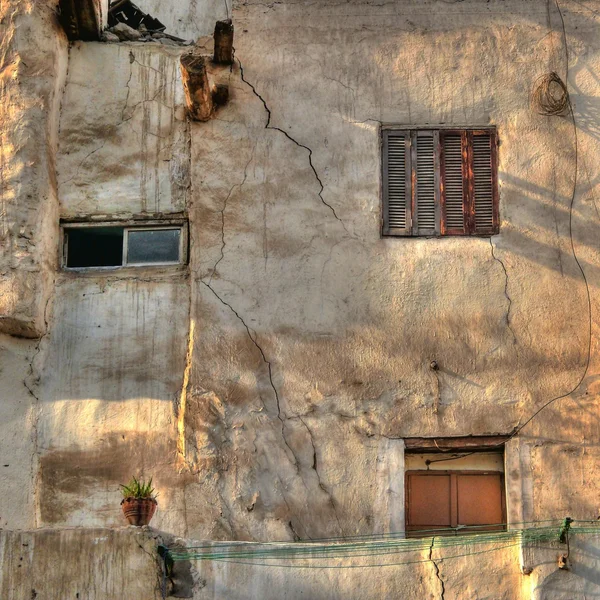 Homlokzati és windows Kairóban — Stock Fotó