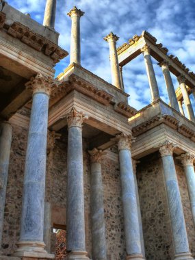 sütunları merida, Roma Tiyatrosu