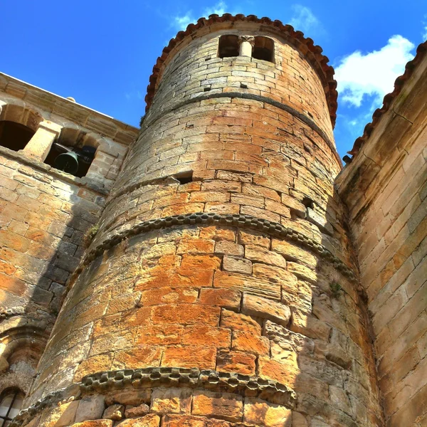 Colegiata de Santillana del Mar, torre —  Fotos de Stock