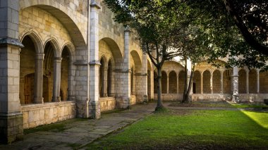 Santander Katedrali, manastır bir köşesinde