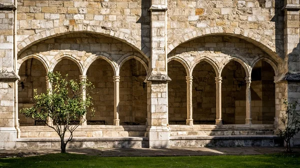 Santander Cathedral, front view of eight arches of the cloister — Stock Photo, Image