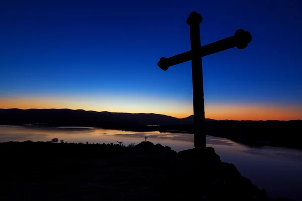 Хрест на заході сонця — стокове фото