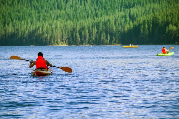 Voyage en kayak en été — Photo