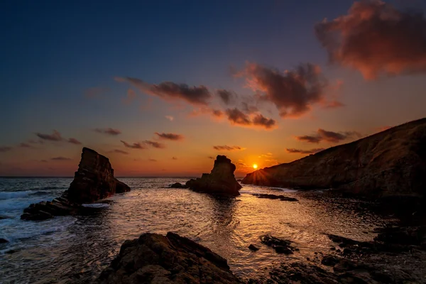 Paesaggio marino con rocce — Foto Stock