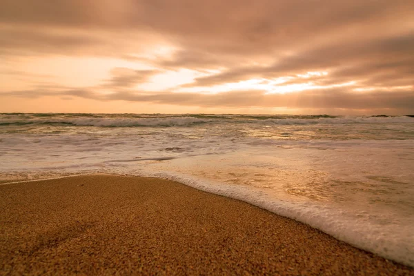 Coloré océan plage lever de soleil — Photo