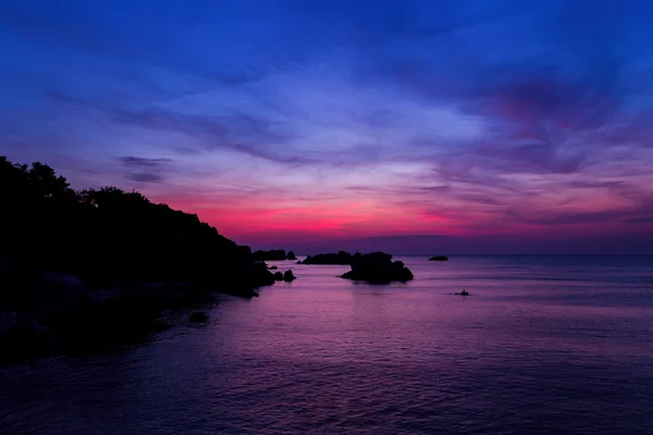 Increíble puesta de sol con colores fantásticos — Foto de Stock