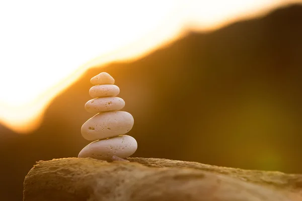 Hermoso equilibrio de piedras — Foto de Stock