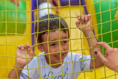 Küçük Çocuk Bahçesi oynarken