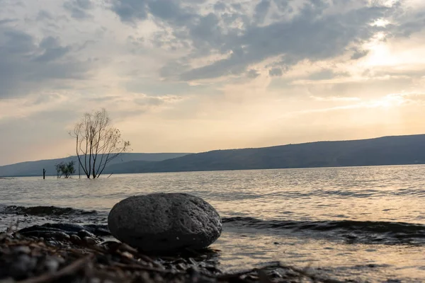 Matahari terbenam di Laut Galilea dan Dataran Tinggi Golan — Stok Foto