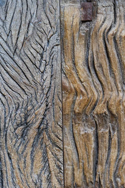 Fond en bois naturel texturé avec rainures dorées surlignées — Photo