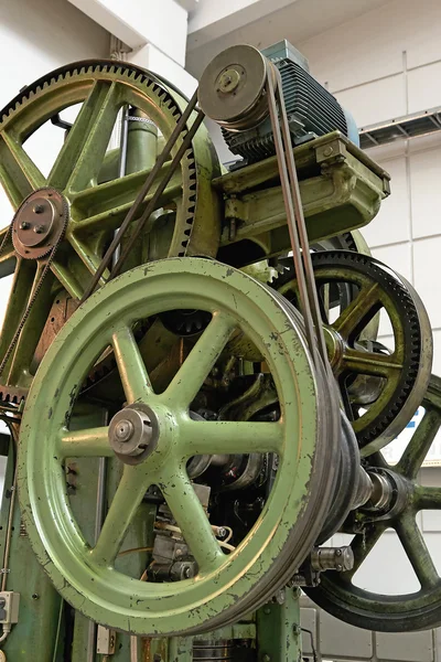 Старая промышленная машина — стоковое фото