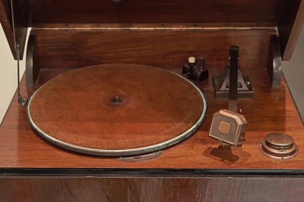 Antique record player — Stock Photo, Image