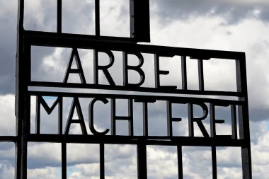 Arbeit Macht Frei kapısı