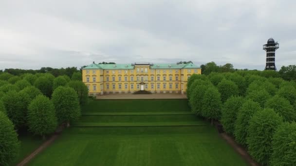 Vista aérea del Palacio Frederiksberg situado en Dinamarca — Vídeo de stock