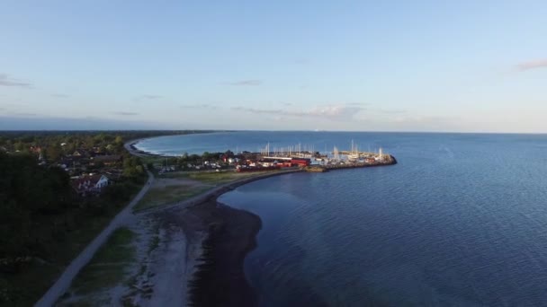 Flygfoto över Mosede habour, Danmark — Stockvideo