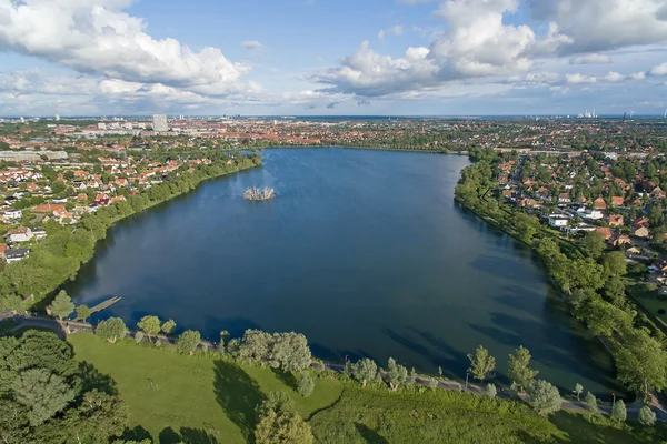 Flygfoto över damhus sjö, Danmark — Stockfoto