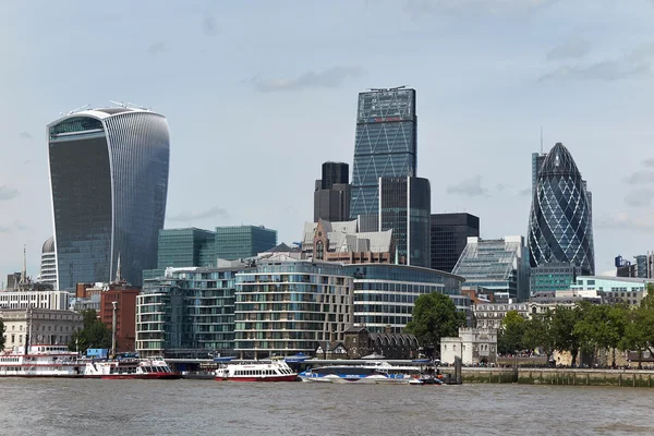 River thames ve Londra şehir — Stok fotoğraf