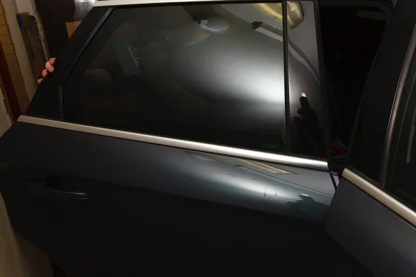 Zabarwienie szkła w samochodzie — Zdjęcie stockowe