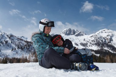 Alplerde kayak yapmak.