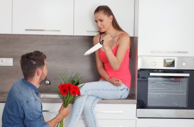 Adam bir kadın el için yanlış zamanda sorar..