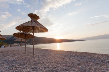 Sahilde güzel bir gün doğumu