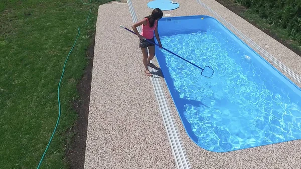 Pulizia Della Piscina Casa — Foto Stock