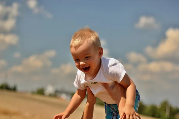 Bambino che ride. — Foto Stock