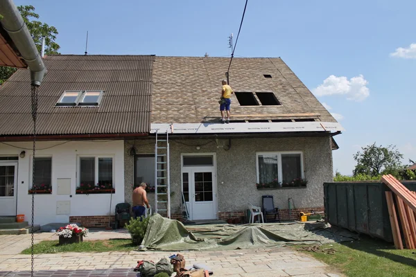 Reconstruction of the roof — Stock Photo, Image