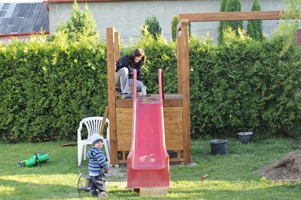 Bau des Spielplatzes. — Stockfoto