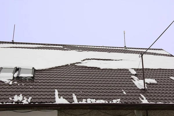 Snow on the roof — Stock Photo, Image