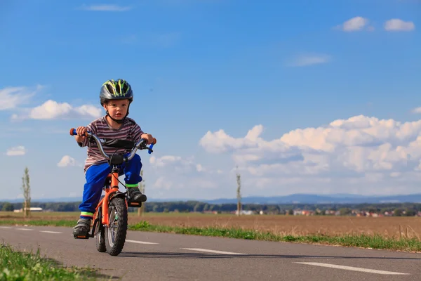 Little boy on a bicycle. — Stock Photo, Image