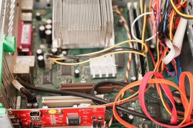 bilgisayar bileşenini anakartla