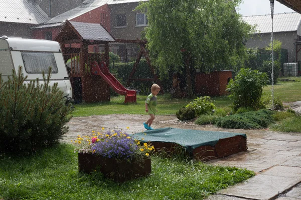 Sintflutartige Regenfälle im Frühjahr. — Stockfoto