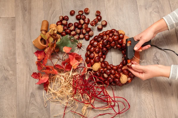 El yapımı üretim Noel çelenk.