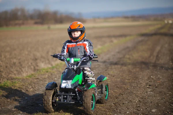 Çocuk elektrik Atv quad rides.