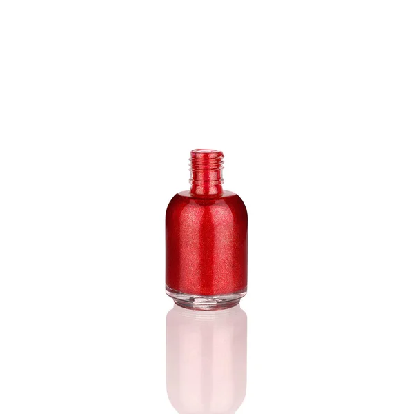 Красный Лак Ногтей Стеклянная Бутылка Зеркало Отражение Белый Фон Изолированы — стоковое фото
