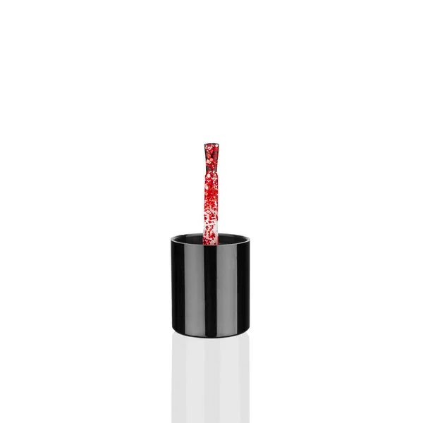 Κόκκινο Γυαλιστερό Βερνίκι Νυχιών Μαύρο Πλαστικό Πινέλο Λευκό Φόντο Απομονώνονται — Φωτογραφία Αρχείου