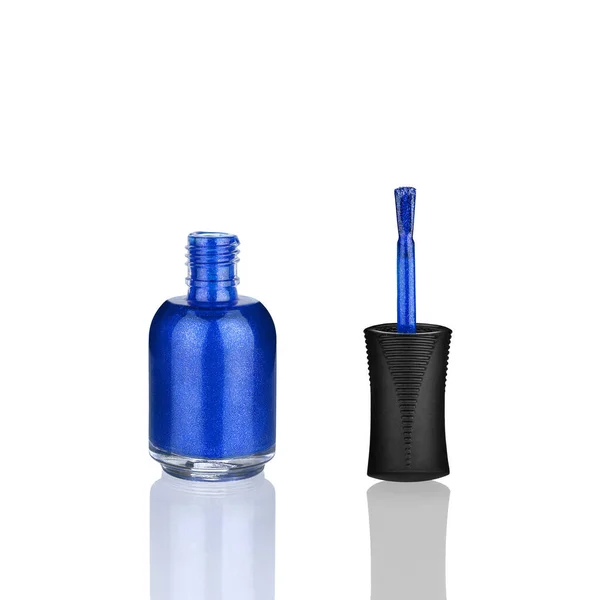 Frasco Cristal Esmalte Uñas Azul Cepillo Espejo Reflejo Fondo Blanco —  Fotos de Stock