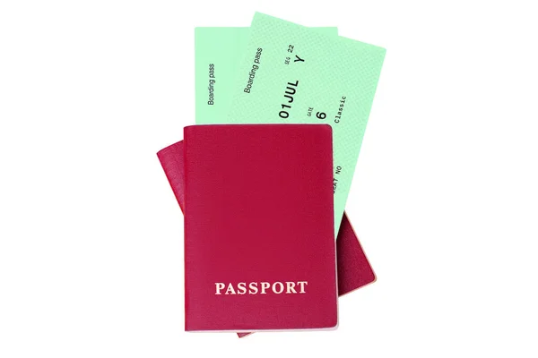 两张红色护照 绿色登机证 机票白色背景独立特写特写 飞机旅行 旅客托运 国际旅游 设计元素 — 图库照片