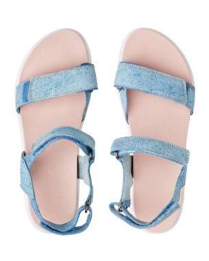 Mavi kadın deri sandaletleri, cırt cırt cırtlı kayışlar, beyaz arka planda düz taban kapalı üst görüş, sandalet ayakkabıları, moda yaz sandaletleri, iki rahat bot, günlük yürüyüş ayakkabıları.