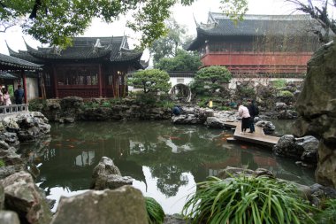 Şangay 'da. Şubat 2019. Yuyuan Garden Yuyuan Garden, Şangay 'ın kuzeydoğusunda yer alan ve pavyonlar, göletler, kayalar ve büyüleyici manzaraların bulunduğu rafine bir bahçe.