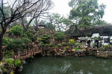 Şangay 'da. Şubat 2019. Yuyuan Garden Yuyuan Garden, Şangay 'ın kuzeydoğusunda yer alan ve pavyonlar, göletler, kayalar ve büyüleyici manzaraların bulunduğu rafine bir bahçe.