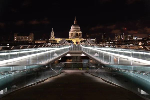 Собор Святого Павла Міст Тисячоліття Через Темзу Лондоні — стокове фото