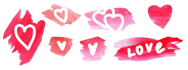 Un ensemble de taches aquarelle dans différentes nuances de rose et de rouge avec des coeurs et l'inscription amour éléments isolés sur un fond blanc pour votre modèle de conception pour le mariage de la Saint-Valentin — Photo