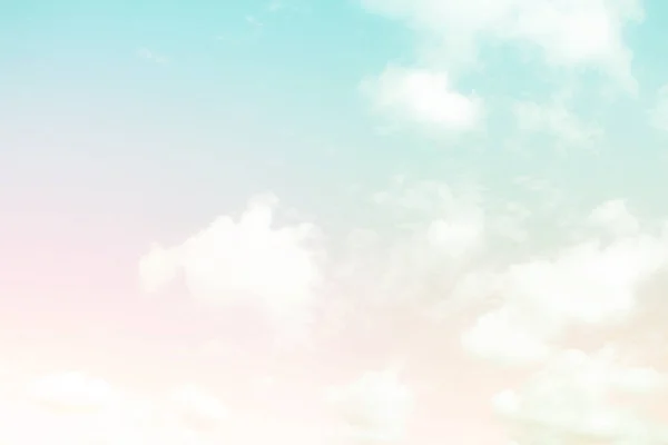 Yumuşak bulutlu gradyan pastel, soyut gökyüzü arkaplanı tatlı renkli.