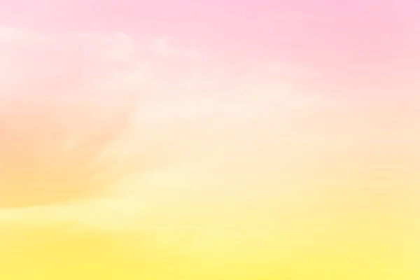 柔らかい雲はグラデーションのパステル 抽象的な空の背景は甘い色 — ストック写真