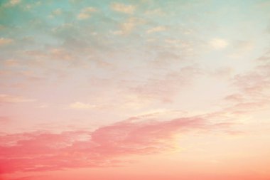 Yumuşak bulutlu gradyan pastel, soyut gökyüzü arkaplanı tatlı renkli.
