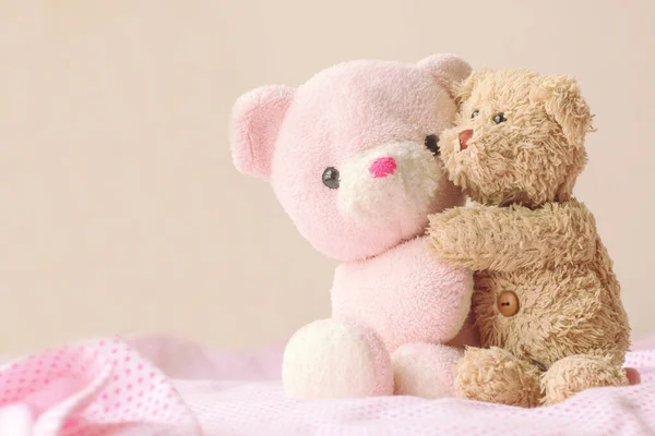 Couple Teddy Bear Embrace Love — Stock Photo, Image